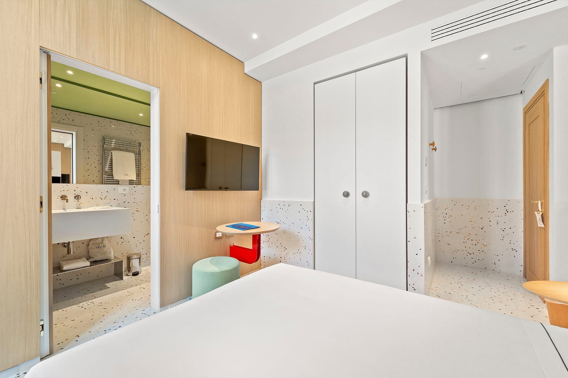 Detail of the shower in the single room – Hotel Milu Milan