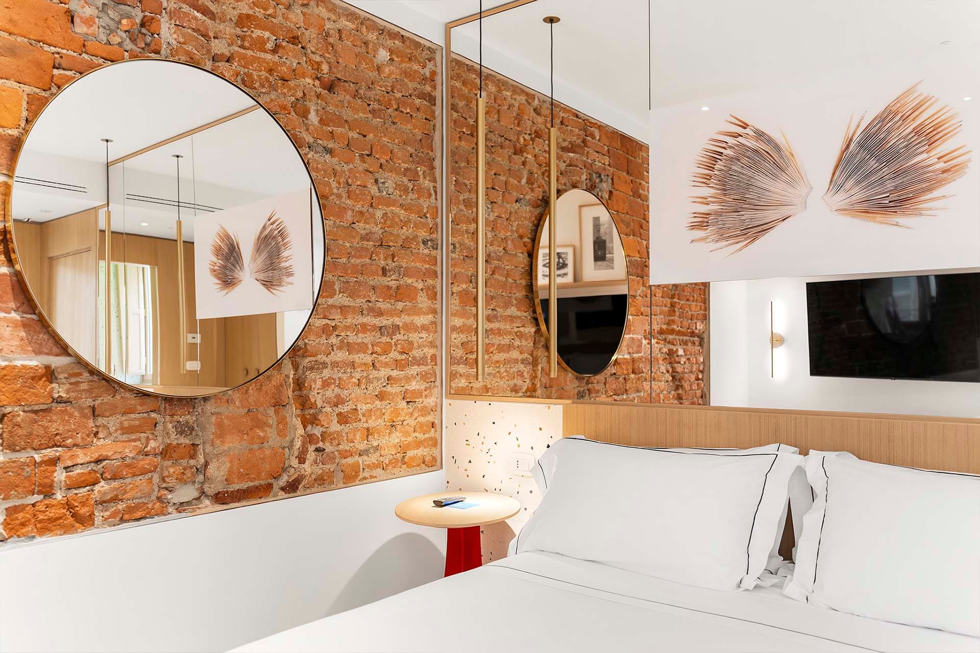 Detail of Deluxe Double Room with wardrobe and coffee and tea corner – Hotel Milu Milano